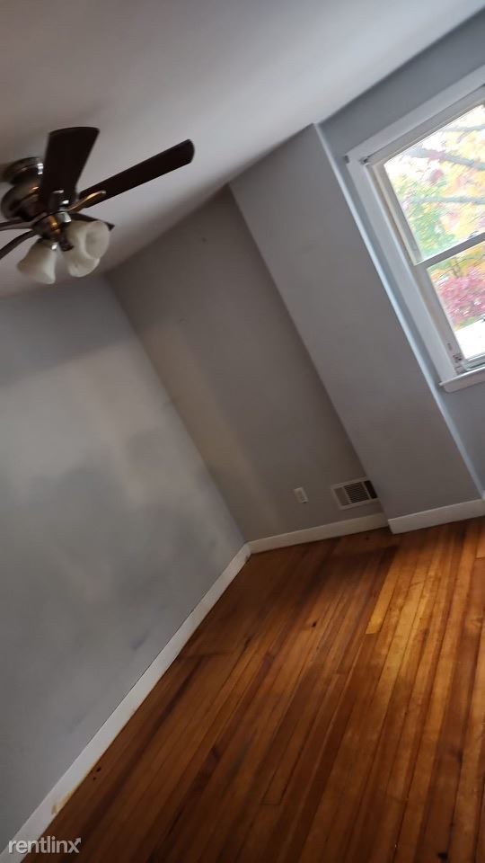 Building Photo - 2 br, 1 bath Duplex - 117 Angell Avenue 1