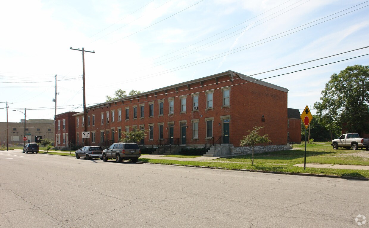 Building Photo - 479-499 W State St