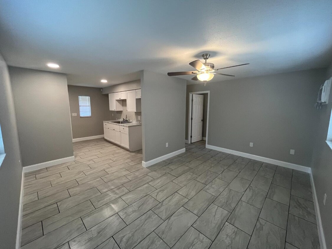 Foto principal - 1108 W Lime St