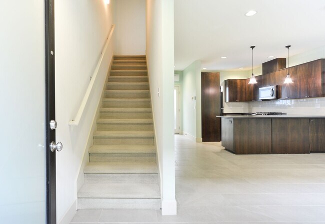 Building Photo - Nice 3 beds / 2.5 baths Townhouse in Colum...