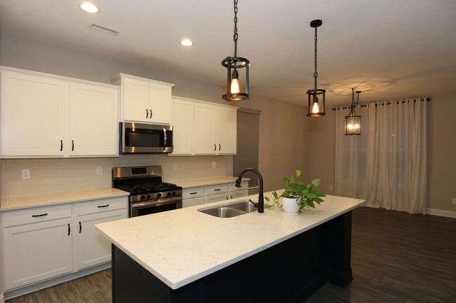 Building Photo - Beautiful 4 Bedroom Carmel Home!