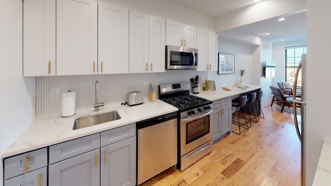 Building Photo - Common Cypress (Furnished Rooms)