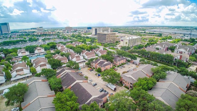 Foto del edificio - 2255 Braeswood Park Dr