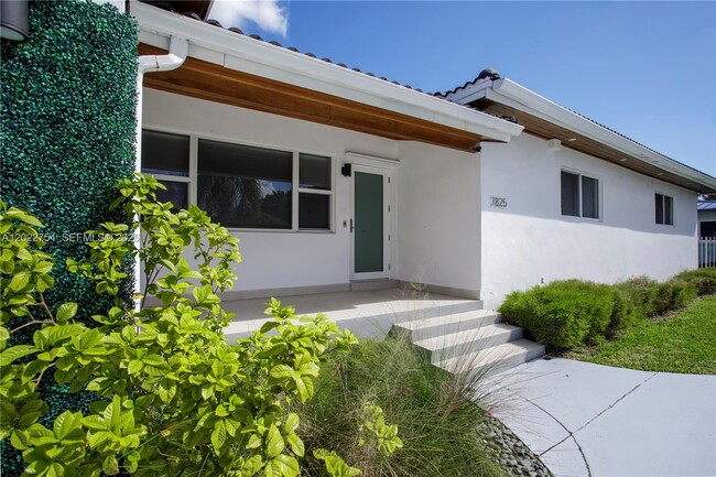 Foto del edificio - 7825 SW 72nd Ave