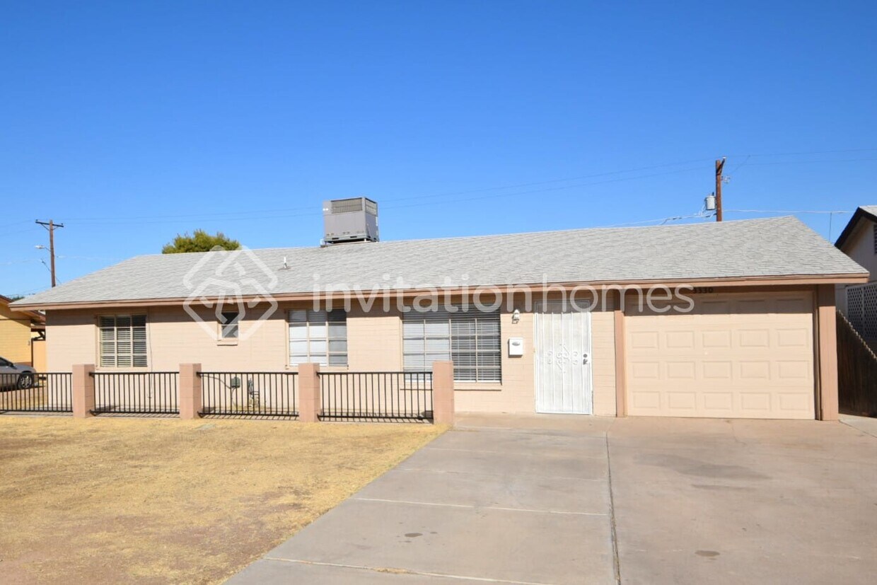 Primary Photo - 3330 E Palm Ln