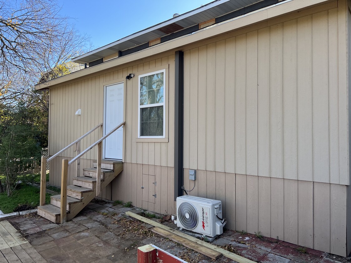 Primary Photo - 3801 Meadowbrook Dr