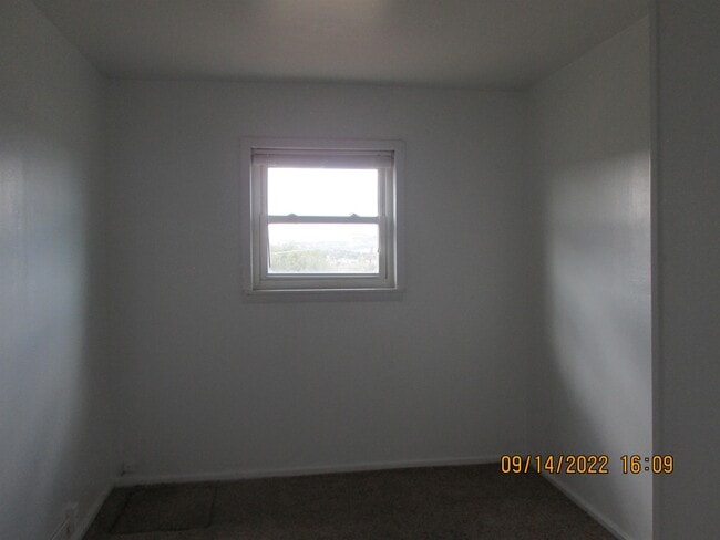 Building Photo - 116 S Burlington St