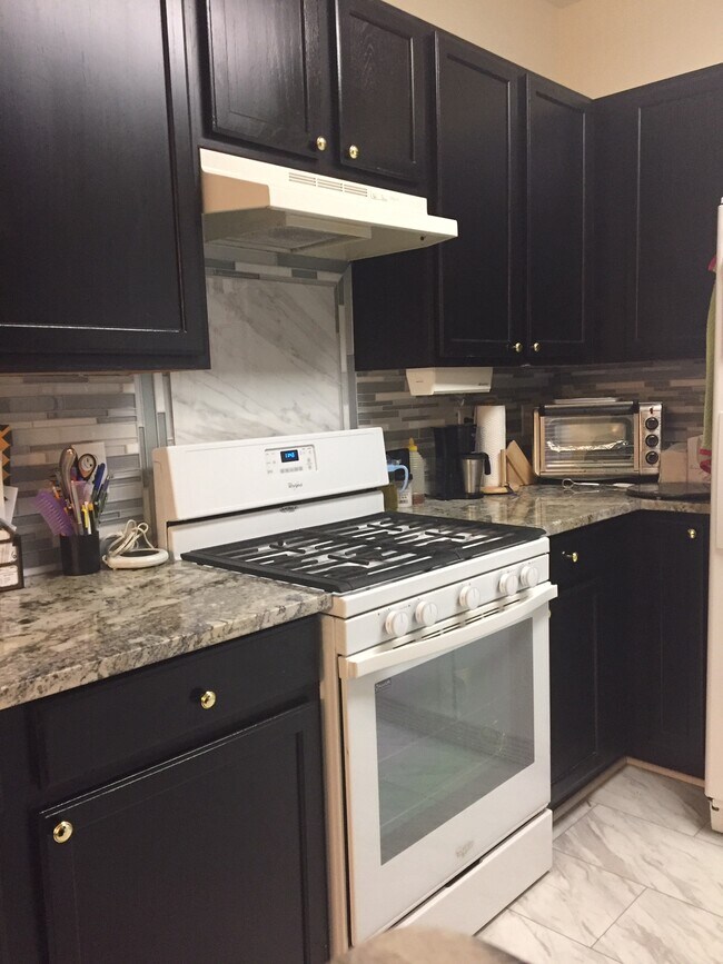 Building Photo - 4121 Hunters Green Ln NE