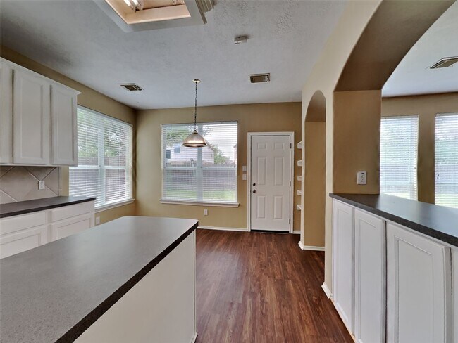 Foto del edificio - 26004 Castle Meadow Ln