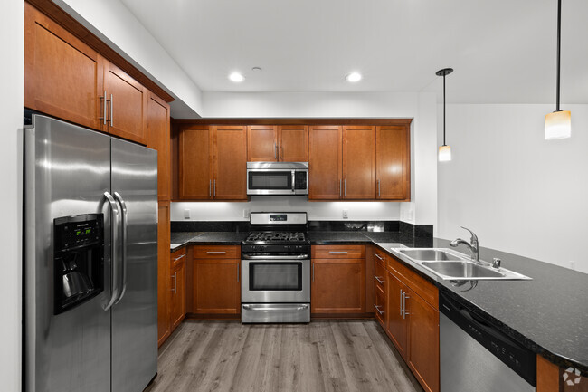 2BR, 2BA - 1400SF - Cocina - Metro Art Sherman Oaks Luxury Living