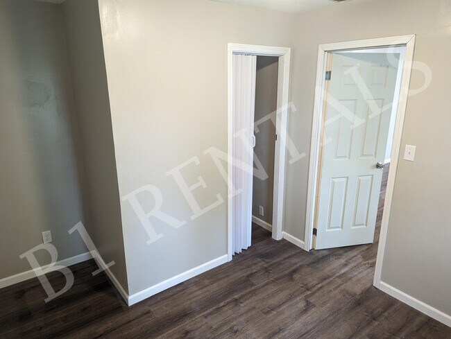Foto del edificio - 6700 N Glendenning St