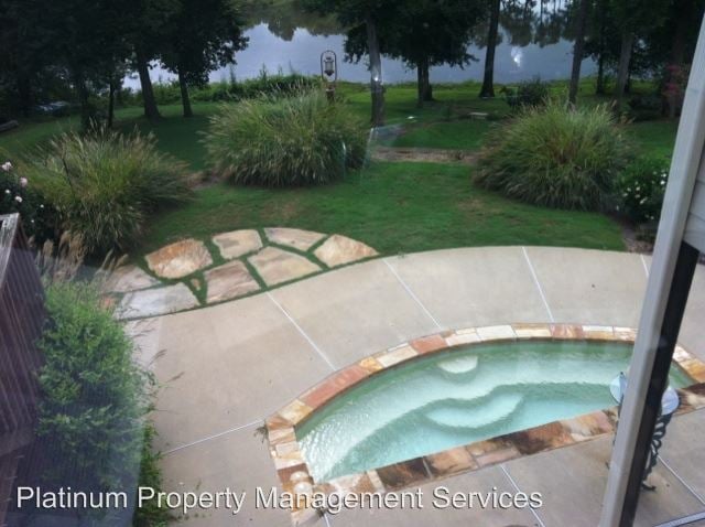 Building Photo - 5400 Glenhaven Dr