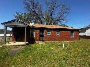 Building Photo - 1672 Carnegie St