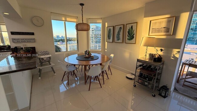 Foto del edificio - 5900 Collins Ave