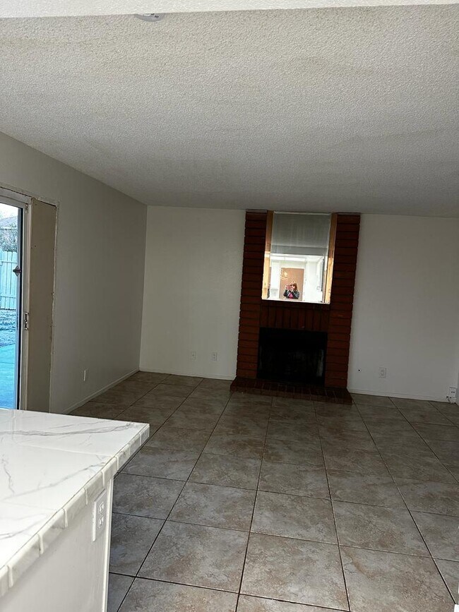 Family room - 5319 Adobe Dr