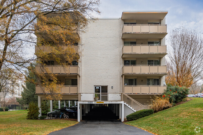 7501-7505 Democracy Blvd - Lakeside Terrace