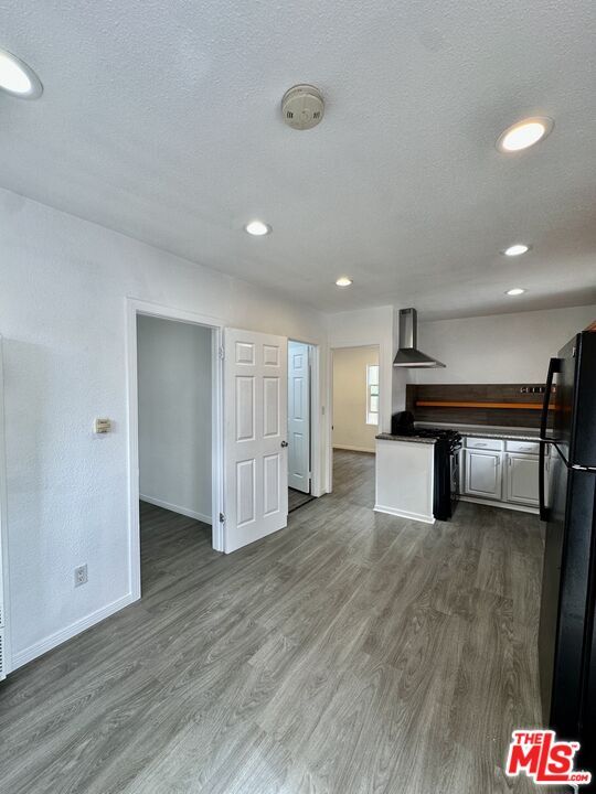 Building Photo - 523 1/2 W 56th St