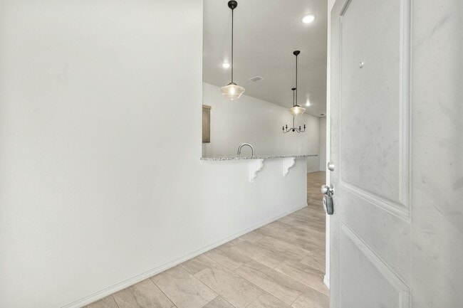 Building Photo - 1250 N 7th St
