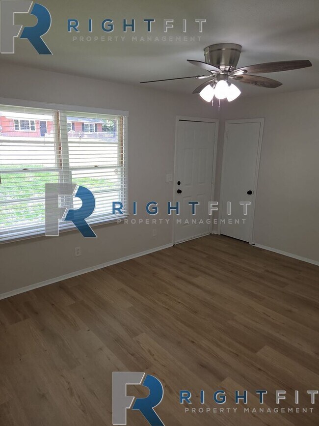 Foto del edificio - 4768 Wellborn Dr
