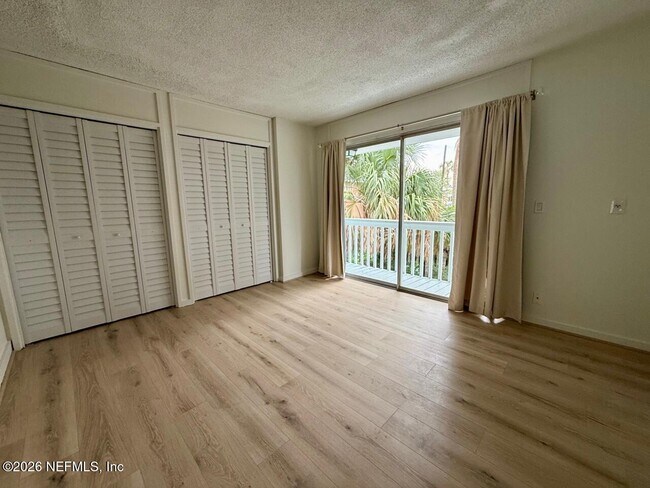 Building Photo - 222 7th St