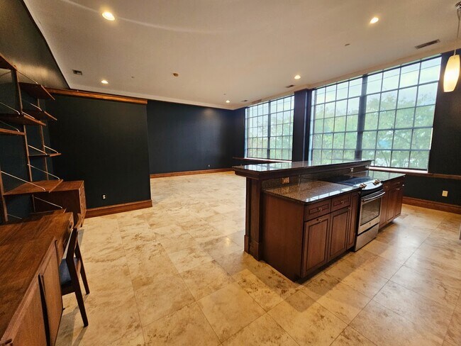 Foto del edificio - 1000 E M L King Blvd