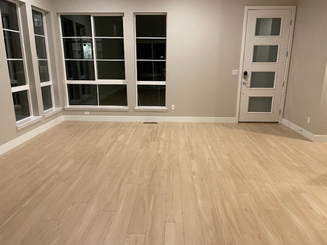 Building Photo - 6133 Stable View St