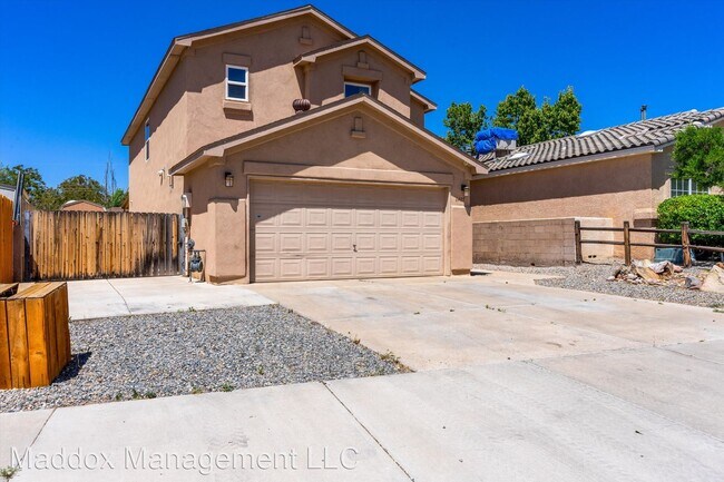Foto del edificio - 4 br, 3 bath House - 6405 Sonrisa Pl NE