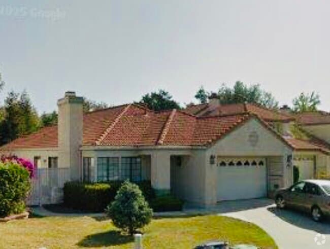 Building Photo - 2034 Riverbirch Dr