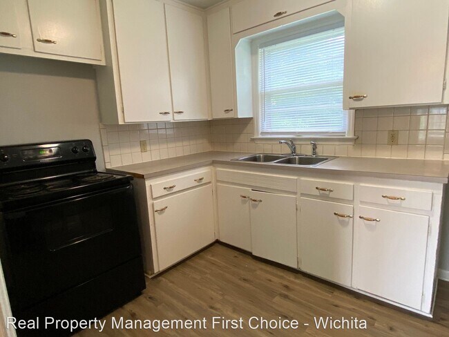 Building Photo - 3 br, 1 bath House - 1557 N Broadview