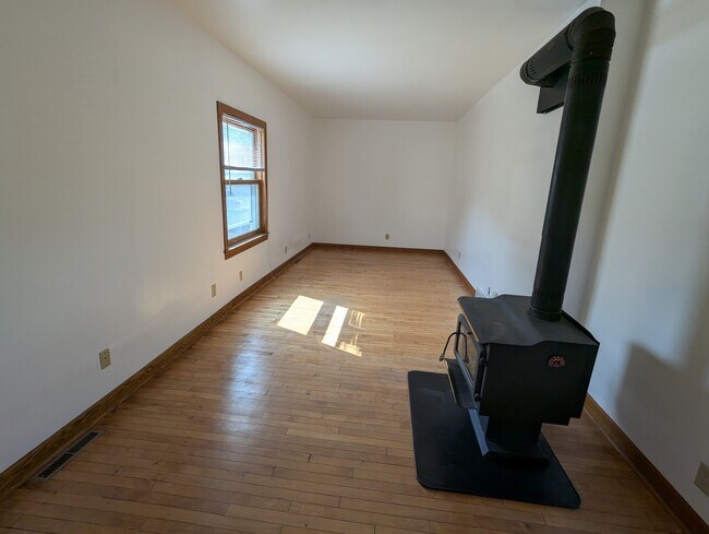 Building Photo - 320 N 42nd St