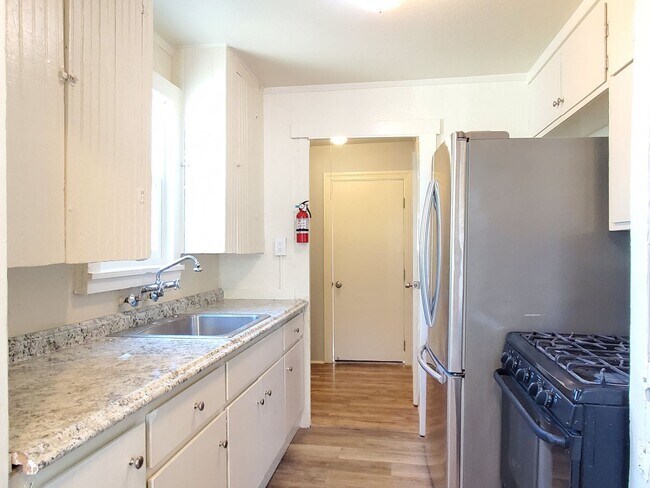 Foto del edificio - 324-342 S Buena Vista Ave