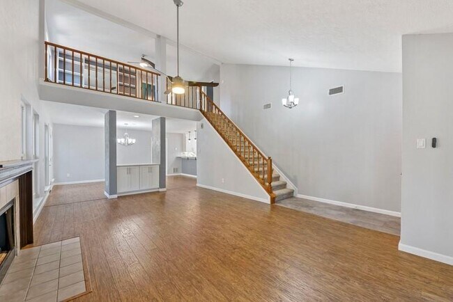 Building Photo - 19 Sylvan Forest Dr