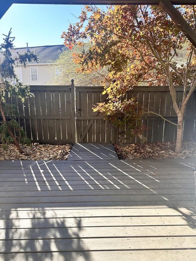 Foto del edificio - 307 Savoy Ct