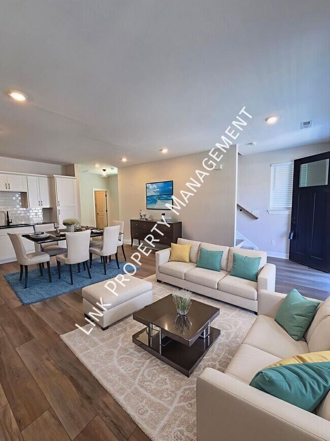 Building Photo - 715 Bespoke Wy