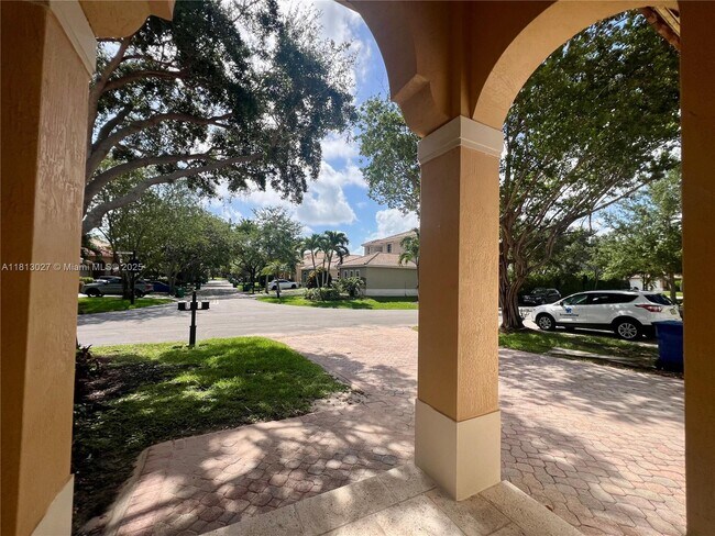 Building Photo - 16020 SW 91st Ct