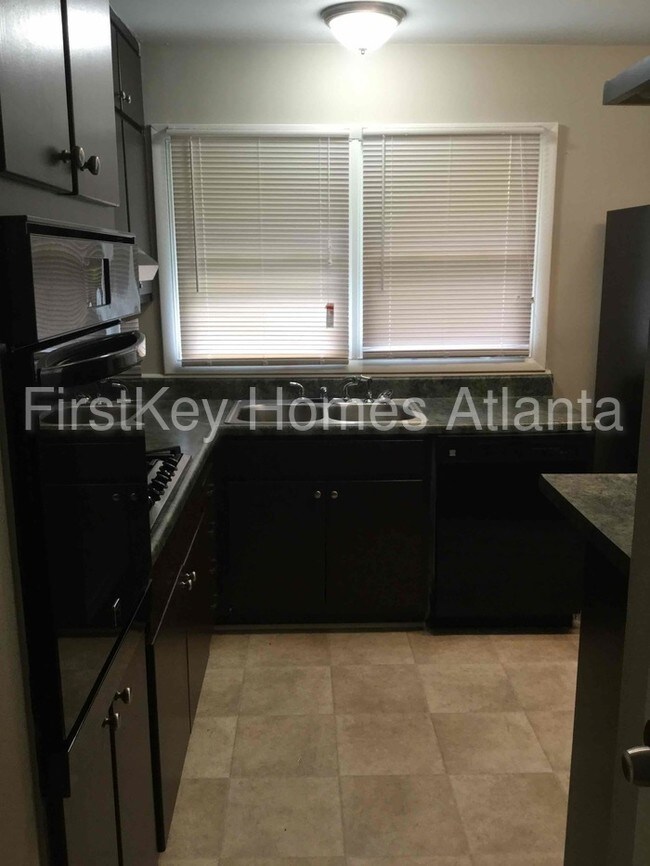 Foto del edificio - 1084 Shieldcrest Way