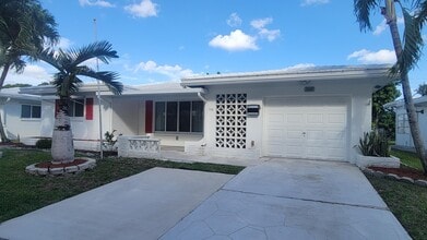 Building Photo - 7002 NW 71st Ave