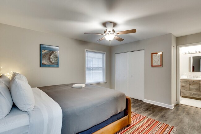 Foto del edificio - 226 S Hoyne Ave