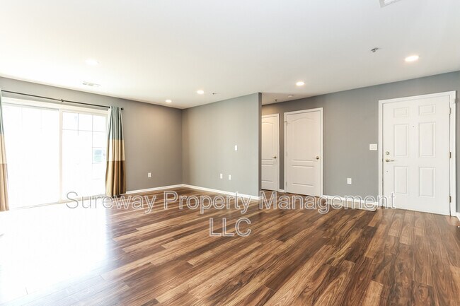 Foto del edificio - 8 Highbridge Ln