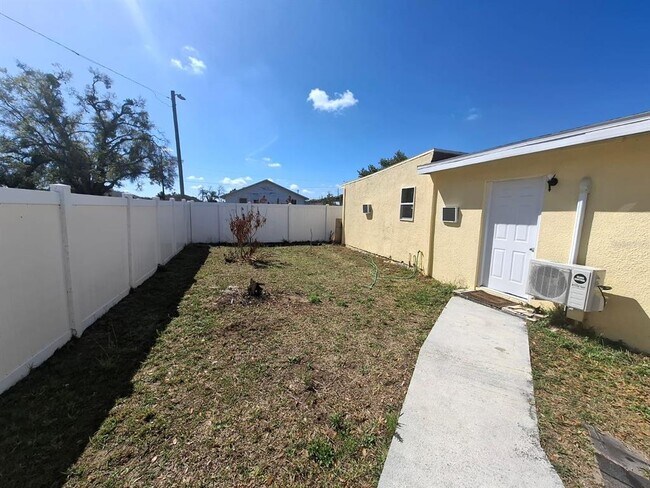 Foto del edificio - 1205 Ave I