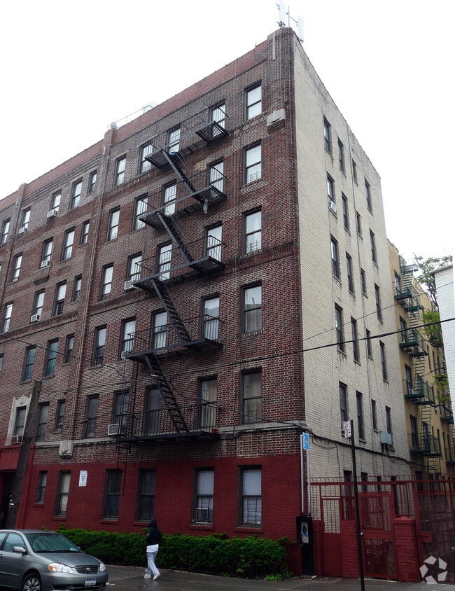 2755 Morris Ave Bronx Ny 10468 Apartments Bronx Ny Apartments Com