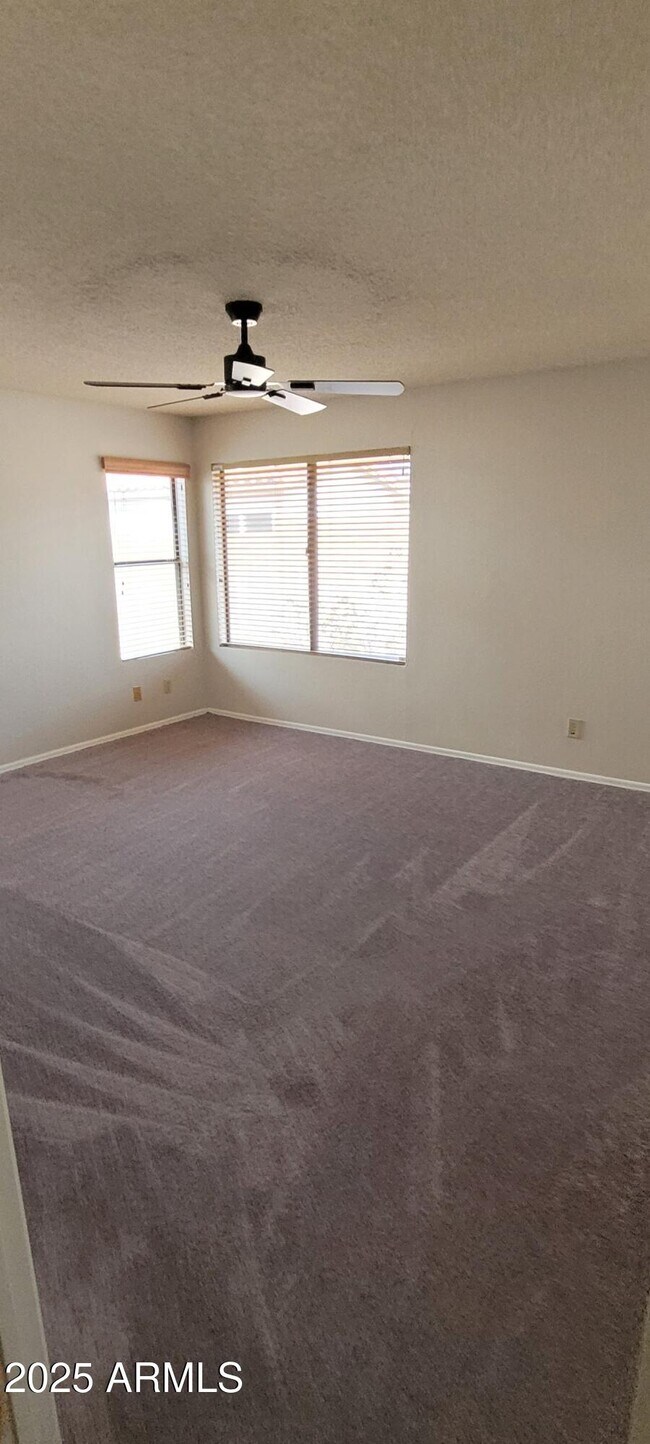 Foto del edificio - 5610 E Elmwood St
