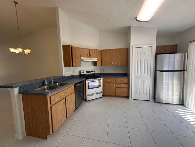 Foto del edificio - Pine Grove Duplex, Side B