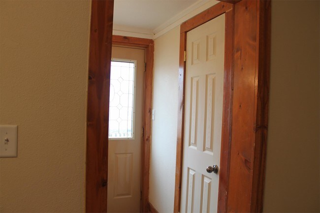 Building Photo - 113 Holland Ct