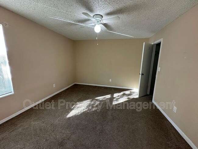 Photo - 4560 Commander Dr Apartment