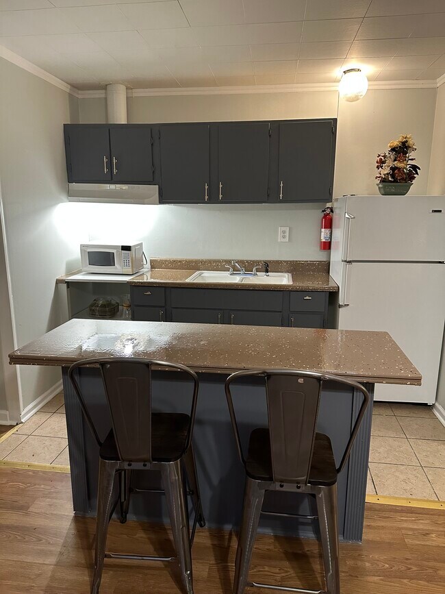 Foto del edificio - 3114 Topaz Ln SW