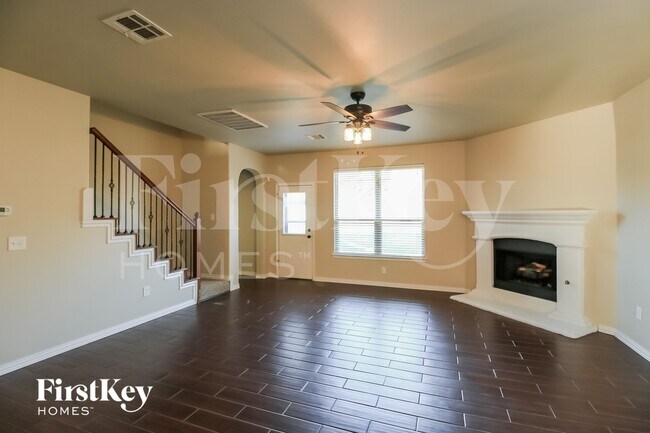 Foto del edificio - 9708 Allie Hope Ln