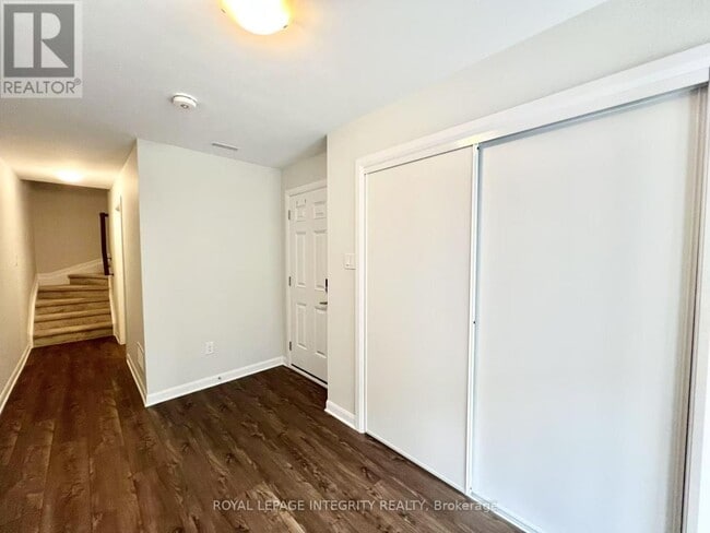 Building Photo - 512 Woodlily Private