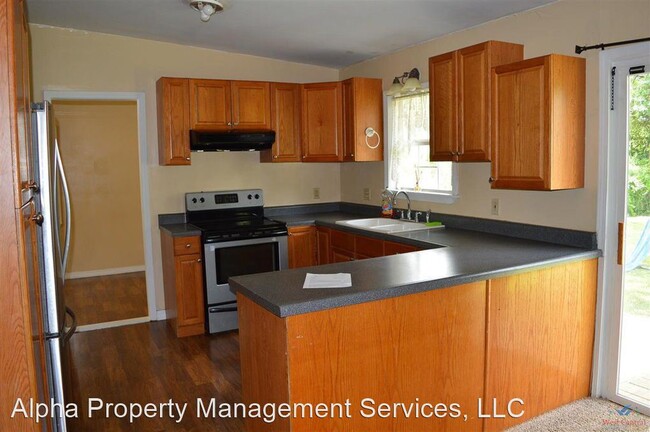 Building Photo - 3 br, 1 bath House - 402 Sunset