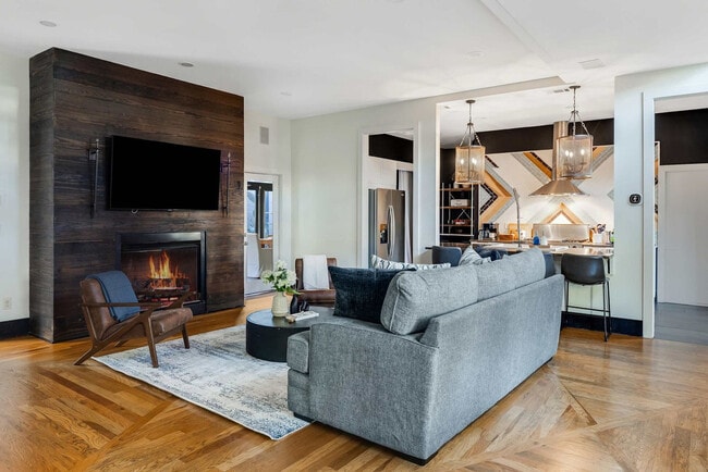 Building Photo - 1017 Halcyon Ave